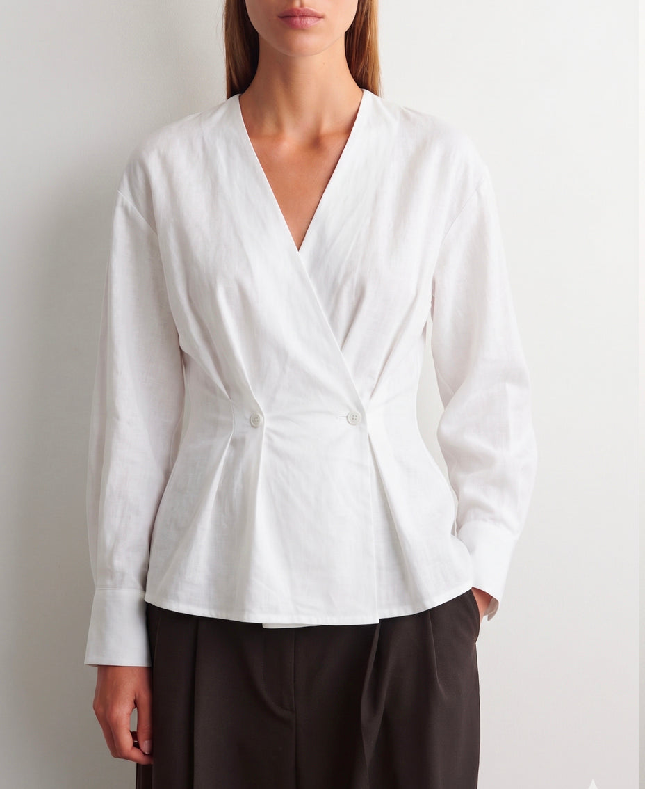Camisa estruturada com pinças