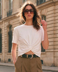 Camiseta blanca hombreras